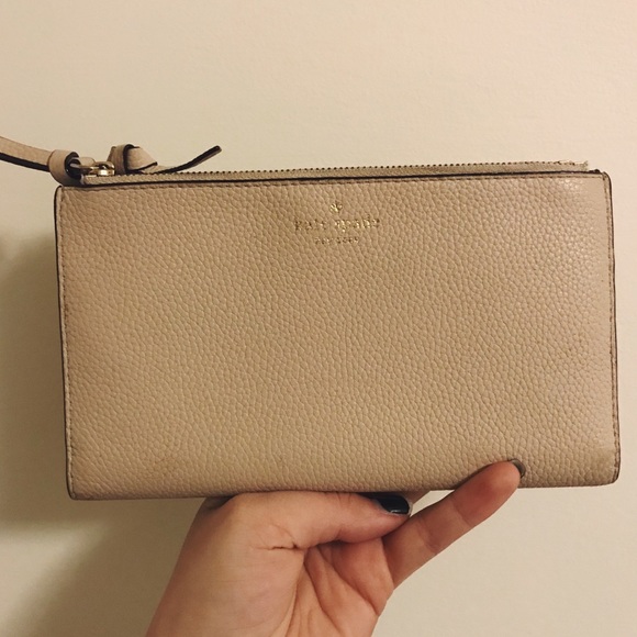 kate spade Handbags - Creme Kate Spade Wallet